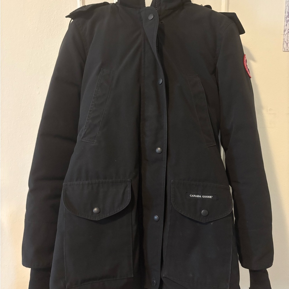 Canada Goose Women's Leslie Parka in Black
